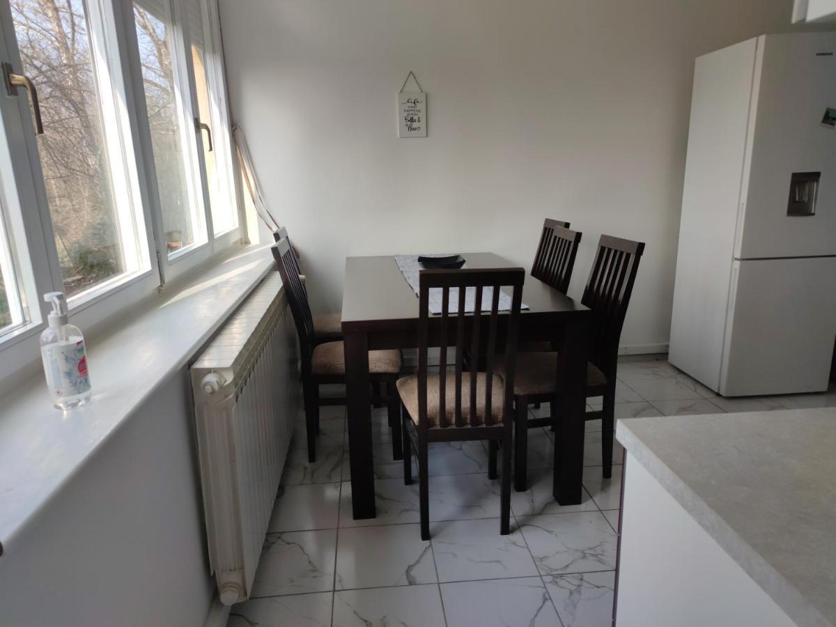 Appartement Apartman M&M'S à Karlovac Extérieur photo